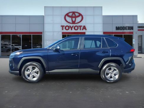 Certified 2022 Toyota RAV4 XLE w/ Convenience Package FWD image 2