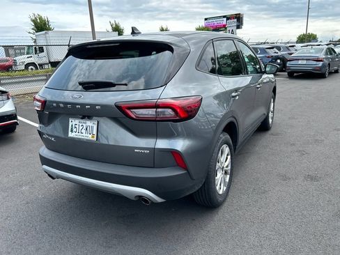 Used 2025 Ford Escape Active AWD/4WD image 3