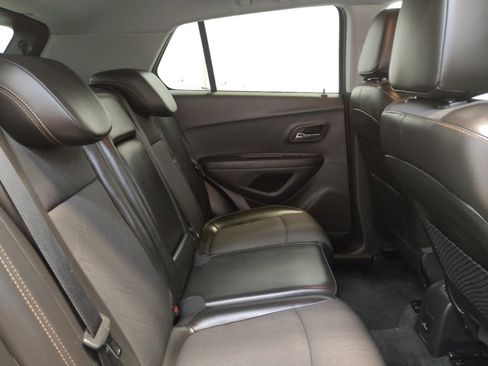 Used 2018 Chevrolet Trax LT w/ LT Convenience Package FWD image 19