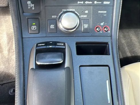 Used 2014 Lexus CT 200h FWD image 24