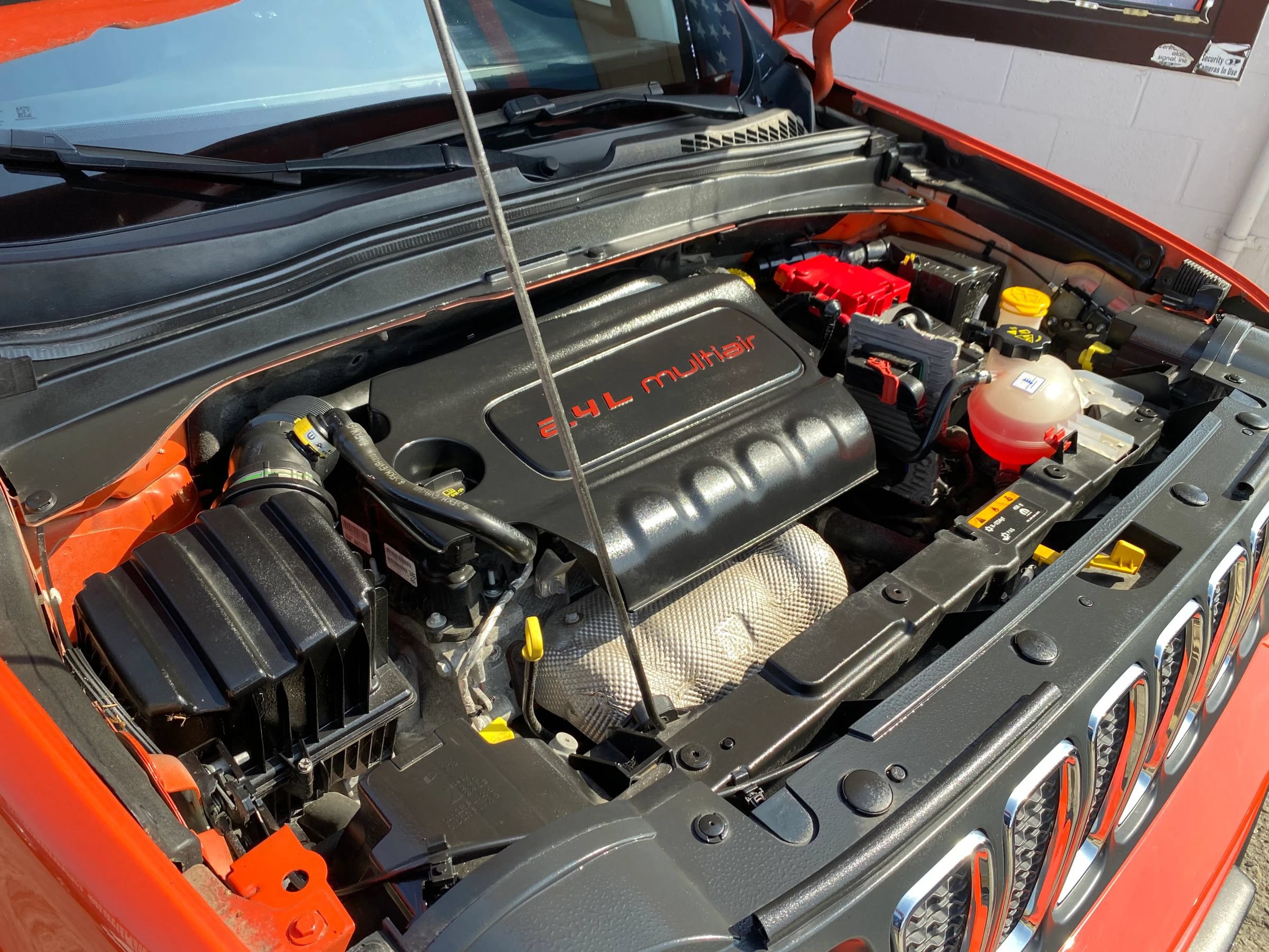 Used 2019 Jeep Renegade Latitude FWD image 34