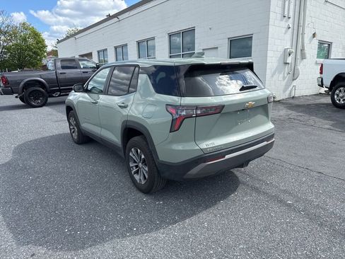 Used 2025 Chevrolet Equinox LT w/ Safety and Technology Package FWD image 3