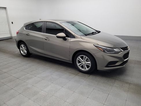 Used 2018 Chevrolet Cruze LT w/ Convenience Package image 11