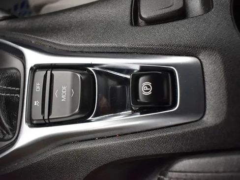 Used 2023 Chevrolet Camaro LT RWD image 30