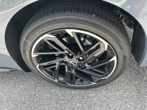 New 2026 Nissan Sentra SR FWD image 10