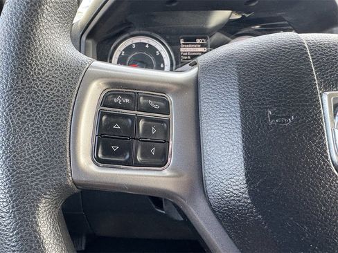 Used 2022 RAM 1500 Classic SLT image 8