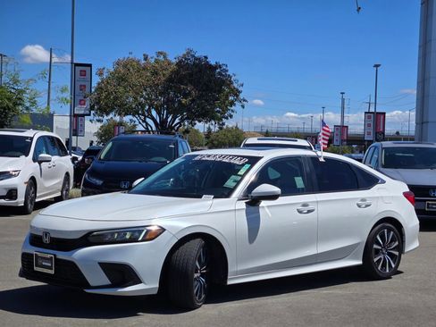Used 2024 Honda Civic EX image 3