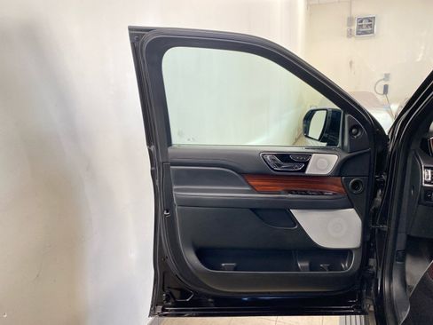 Certified 2024 Lincoln Navigator Reserve image 16