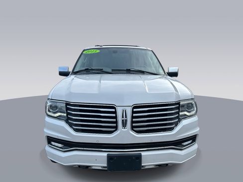 Used 2015 Lincoln Navigator 4WD image 8