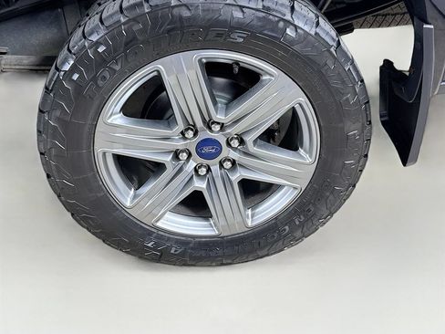 Used 2019 Ford F150 XLT w/ Equipment Group 302A Luxury AWD/4WD image 26
