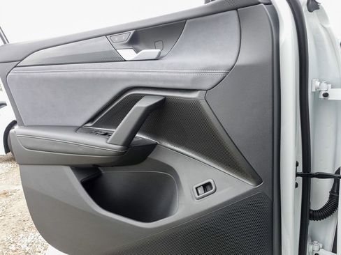 New 2026 Volkswagen Tiguan SE R-Line image 14