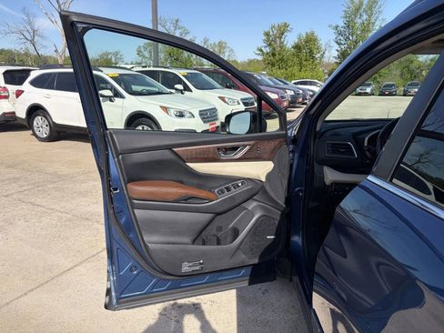 Used 2019 Subaru Ascent Touring AWD/4WD image 10