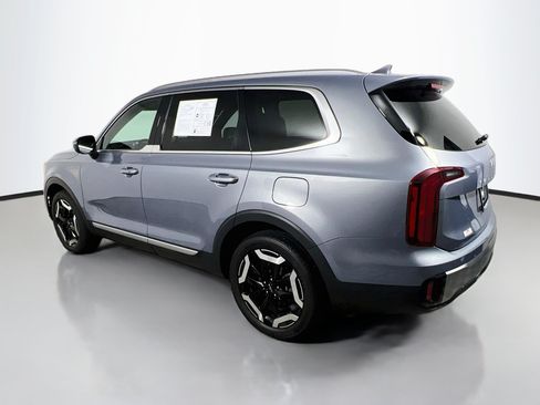 Used 2025 Kia Telluride S FWD image 8