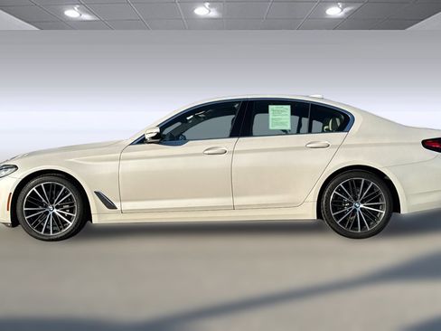 Used 2023 BMW 530i w/ Premium Package image 2