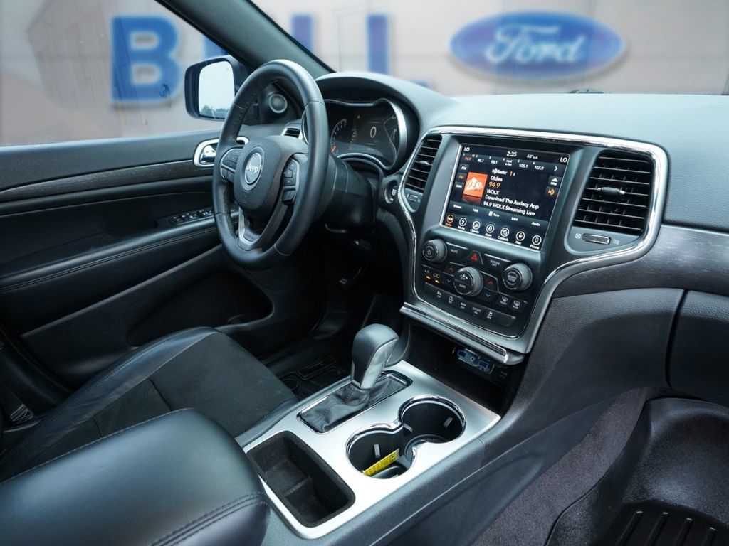 Used 2018 Jeep Grand Cherokee Altitude AWD/4WD image 32