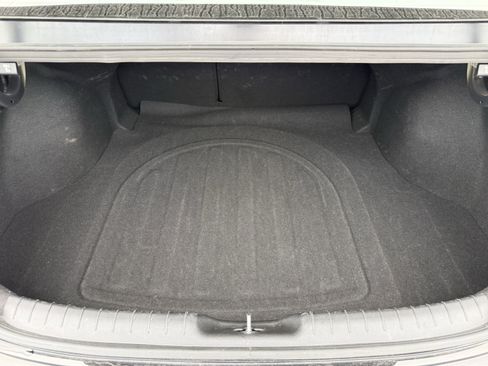 Used 2025 Hyundai Elantra SEL FWD image 32