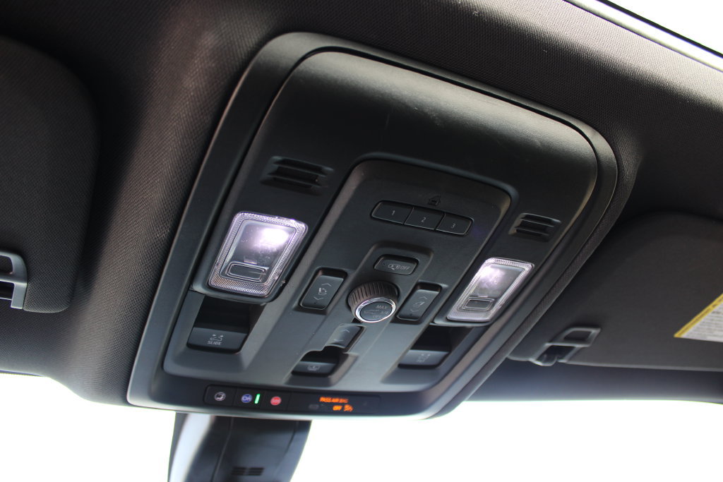 Used 2022 Chevrolet Tahoe Premier AWD/4WD image 33