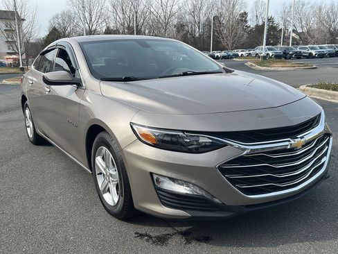 Used 2022 Chevrolet Malibu LT image 8