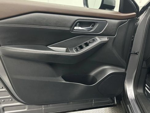 Certified 2023 Nissan Rogue SV w/ SV Premium B Package AWD/4WD image 17