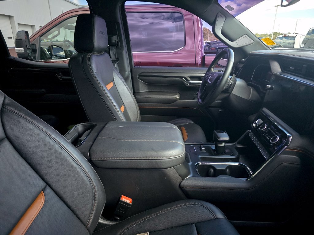 Used 2024 GMC Sierra 1500 AT4 AWD/4WD image 3