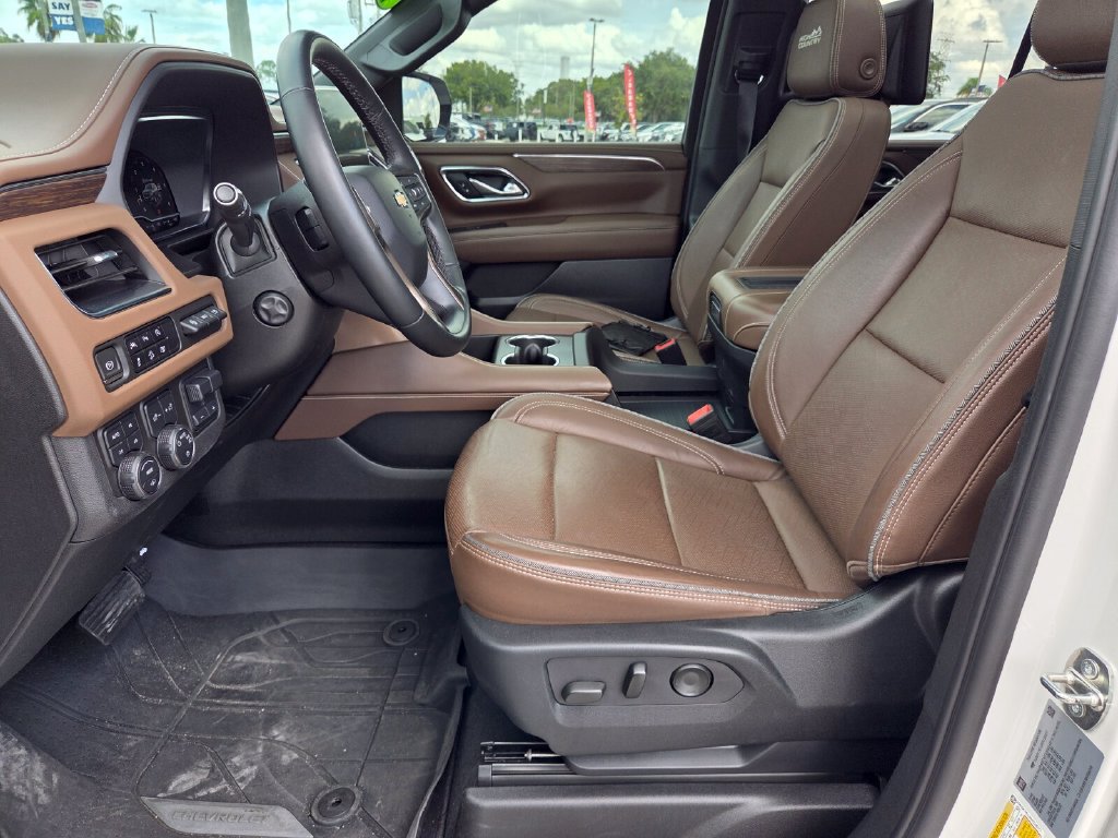 Used 2024 Chevrolet Tahoe High Country AWD/4WD image 5