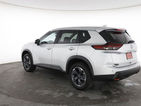 Used 2025 Nissan Rogue SV FWD image 9