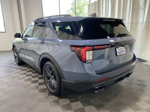 Used 2025 Ford Explorer ST AWD/4WD image 9