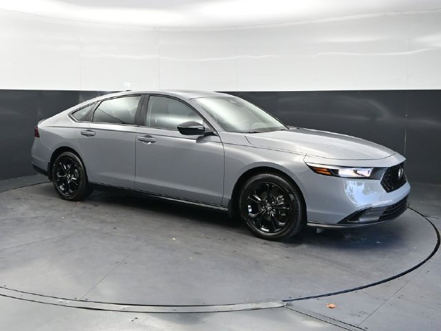 Used 2025 Honda Accord SE image 3