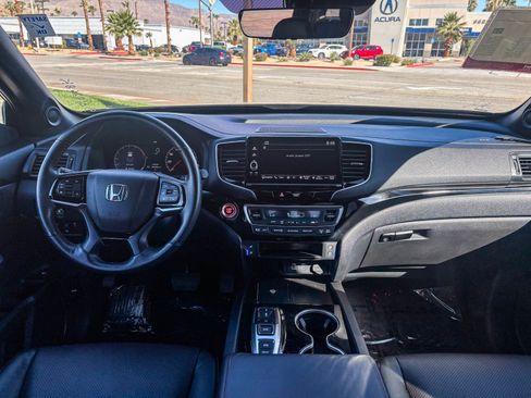 Used 2025 Honda Ridgeline Black Edition image 16