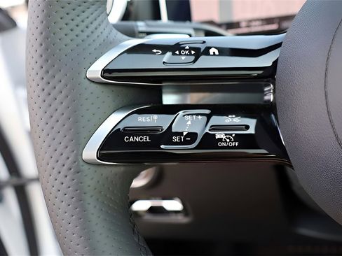 Used 2025 Mercedes-Benz C 300 4MATIC Sedan image 70