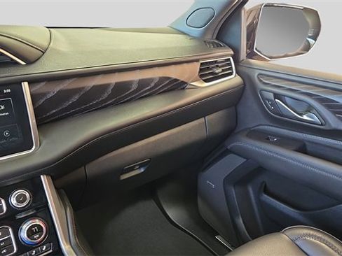 Used 2024 GMC Yukon XL Denali image 28