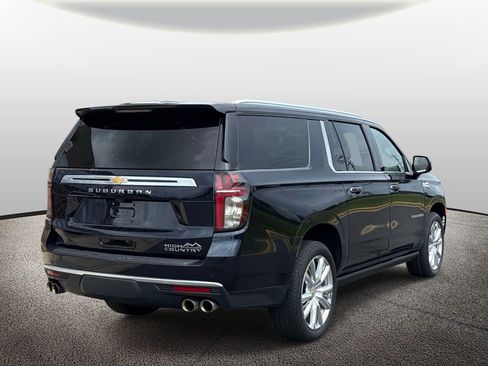 Used 2023 Chevrolet Suburban High Country w/ Premium Package AWD/4WD image 2