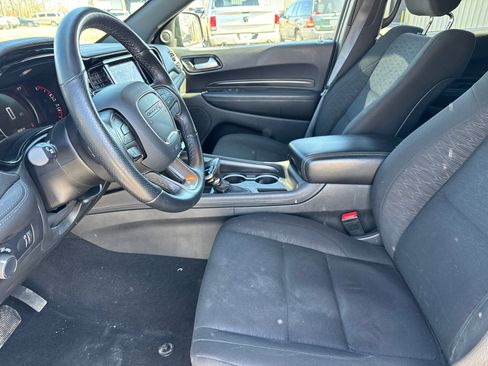 Used 2024 Dodge Durango SXT w/ 3rd Row Seating Group image 9
