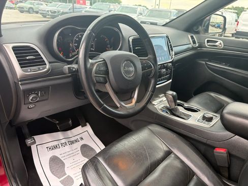 Used 2019 Jeep Grand Cherokee Limited AWD/4WD image 12