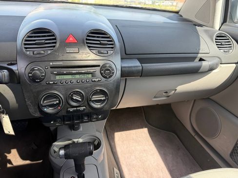 Used 2005 Volkswagen Beetle GLS FWD image 11