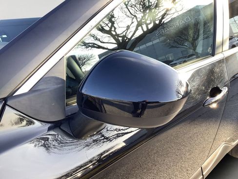 Used 2023 Nissan Rogue SV image 11