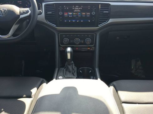 Used 2023 Volkswagen Atlas SE w/ Panoramic Sunroof Package FWD image 18