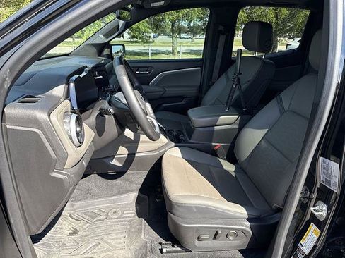 Used 2024 Chevrolet Colorado ZR2 w/ ZR2 Convenience Package III AWD/4WD image 41