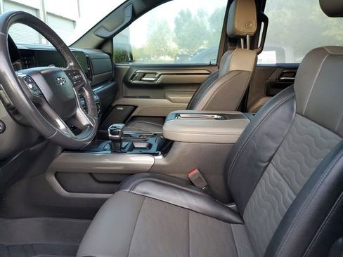 Used 2022 Chevrolet Silverado 1500 ZR2 w/ Technology Package image 19