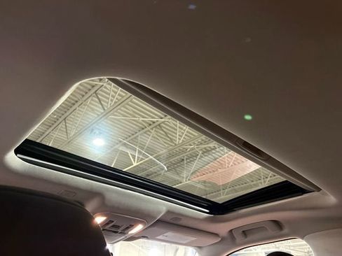 Certified 2025 Toyota Highlander XLE AWD/4WD image 10