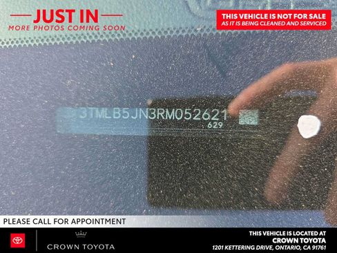 Used 2024 Toyota Tacoma SR5 AWD/4WD image 11