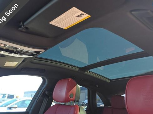 Used 2025 Porsche Macan Base image 11