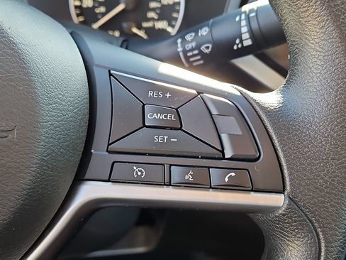 Used 2024 Nissan Altima 2.5 SV FWD image 23