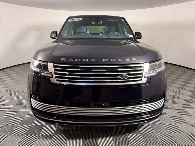Certified 2025 Land Rover Range Rover SV AWD/4WD image 10