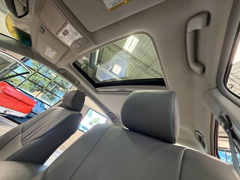 Used 2005 Toyota Avalon XLS FWD image 8
