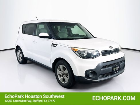 Used 2017 Kia Soul w/ Convenience Package FWD image 1