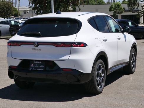 Used 2025 Alfa Romeo Tonale AWD/4WD image 3