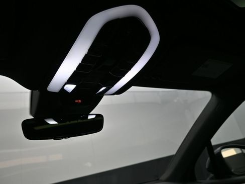 New 2025 Porsche Macan image 18