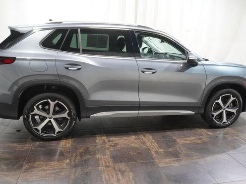 Certified 2026 Volkswagen Tiguan SE AWD/4WD image 3