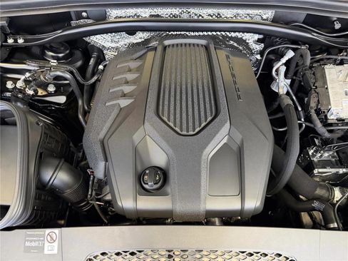 New 2026 Porsche Macan image 27